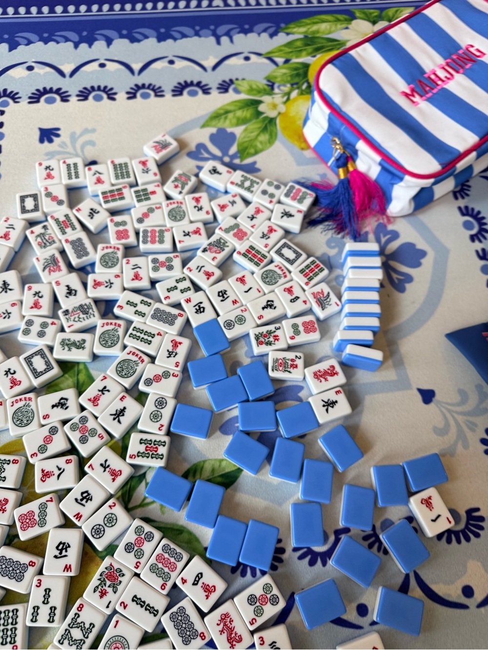 American Mahjong Set. Excellent condition.Dice, Dice pouch & Tile Bag included - Picture 15 of 15